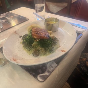 Mediterranean Cafe - Grilled Salmon - Greek Near Me - London, XGL Mediterranean Cafe - Grilled Salmon - Greek Near Me - London, XGL