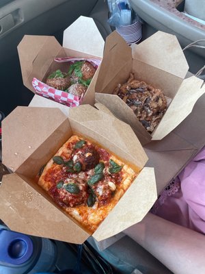 Piccone’s Corner by null