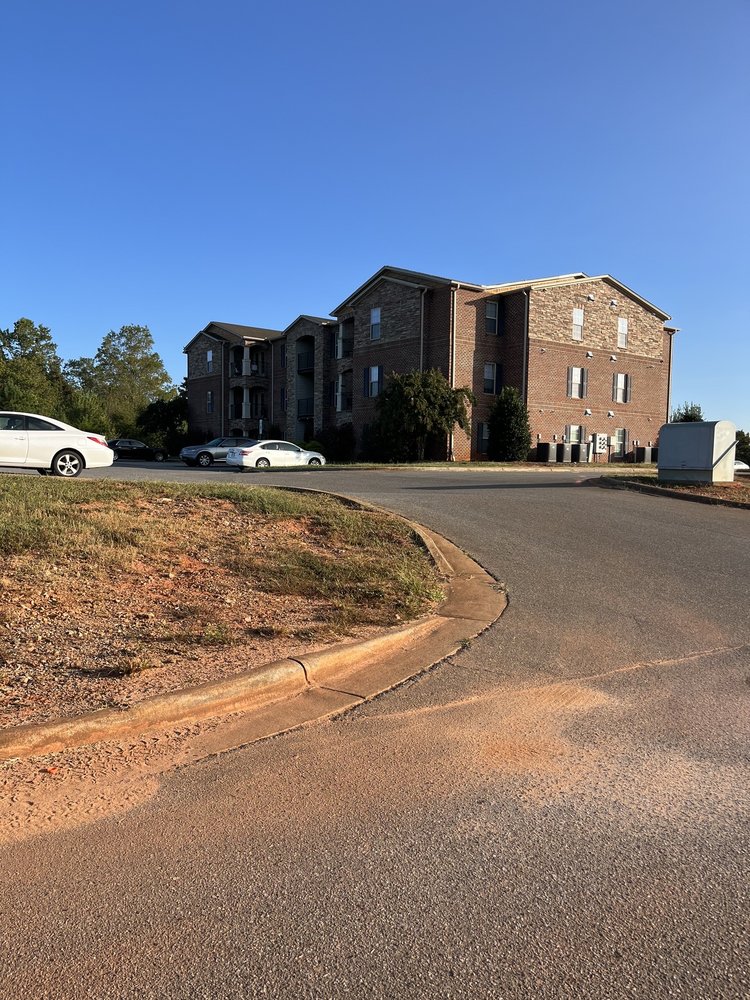 THE RESERVE AT STONEGATE Updated August 2024 1831 Gaffney Rd