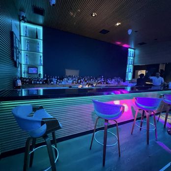 Republica - Bar area in the lounge - Lounges Near Me - New York, New York
