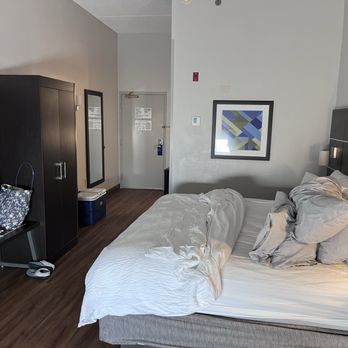 Holiday Inn Express & Suites - Room - Hotels Near Me - Dublin, Georgia Holiday Inn Express & Suites - Room - Hotels Near Me - Dublin, Georgia