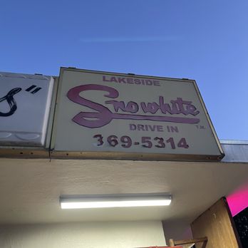 Snowhite Drive In - Burgers Near Me - Lodi, California Snowhite Drive In - Burgers Near Me - Lodi, California