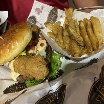 Drafts Burger Bar - Vote for Pedro Burger - American Near Me - Park City, Utah
