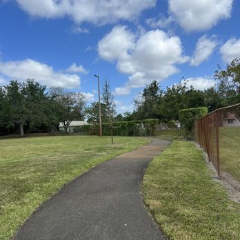 Waterford Park - Exercise path. - Parks Near Me - Davie, Florida Waterford Park - Exercise path. - Parks Near Me - Davie, Florida