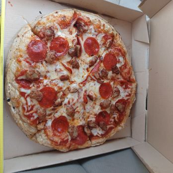 Hungry Howie's Pizza & Subs - Pepperoni and Sausage Pizza - Pizza Near Me - Plantation, Florida Hungry Howie's Pizza & Subs - Pepperoni and Sausage Pizza - Pizza Near Me - Plantation, Florida