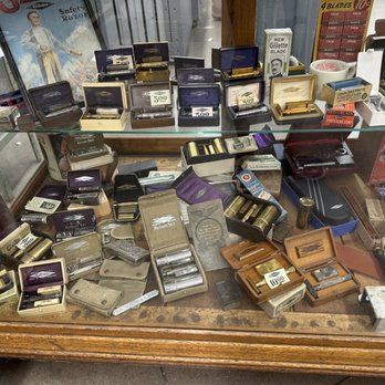 Razor Emporium - Cosmetics & Beauty Supply Near Me - Phoenix, Arizona