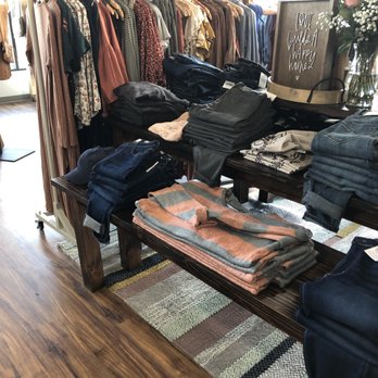 Mod Mountain Boutique - A variety of casual pieces, perfect for Colorado living. - Women's Clothing Near Me - Castle Rock, Colorado Mod Mountain Boutique - A variety of casual pieces, perfect for Colorado living. - Women's Clothing Near Me - Castle Rock, Colorado