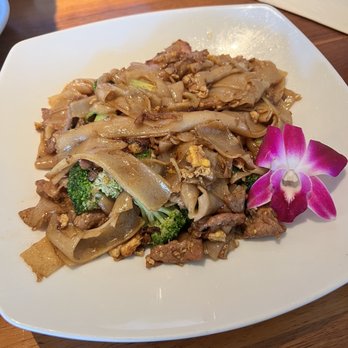 AROI Thai - Pad See Ew - Thai Near Me - La Jolla, California AROI Thai - Pad See Ew - Thai Near Me - La Jolla, California