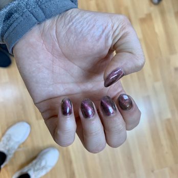 Gennie's Nail - Gel manicure with cat eye detail (the diagonal magnetic streak- $27) - Nail Salons Near Me - Fremont, California