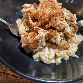 The Cookshack - Chicken with Mac n cheese. Called the sleezy chicken 10/10 - American Near Me - Webster, Texas The Cookshack - Chicken with Mac n cheese. Called the sleezy chicken 10/10 - American Near Me - Webster, Texas