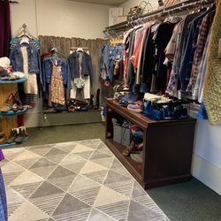 Monkey Goats - Great selection of like new items for Mommas!