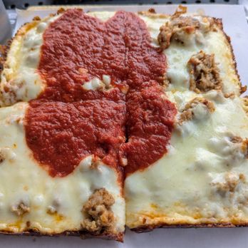Staymaker at Journeyman Distillery - Sausage Pepperoni Pizza - Pizza Near Me - Three Oaks, Michigan Staymaker at Journeyman Distillery - Sausage Pepperoni Pizza - Pizza Near Me - Three Oaks, Michigan