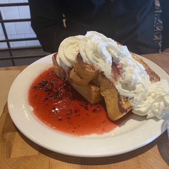 Commonwealth Cafe - French Toast - Coffee & Tea Near Me - Birmingham, Michigan