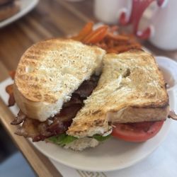 The Country Hen - BLT