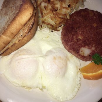 Moke’s Bread And Breakfast - Corned beef hash - Breakfast & Brunch Near Me - Honolulu, Hawaii
