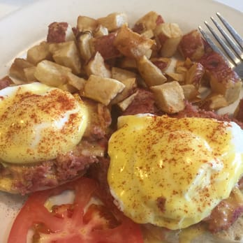 Bea Bea's - corned beef hash benedicts - Coffee & Tea Near Me - Burbank, California Bea Bea's - corned beef hash benedicts - Coffee & Tea Near Me - Burbank, California