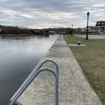 Riverlink Park - Boating dock - Parks Near Me - Amsterdam, New York