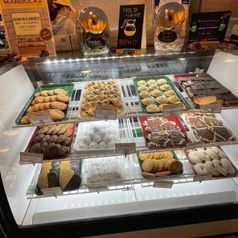 Mandolas Italian Kitchen - Jacksonville - Sweets - Italian Near Me - Jacksonville, Florida Mandolas Italian Kitchen - Jacksonville - Sweets - Italian Near Me - Jacksonville, Florida