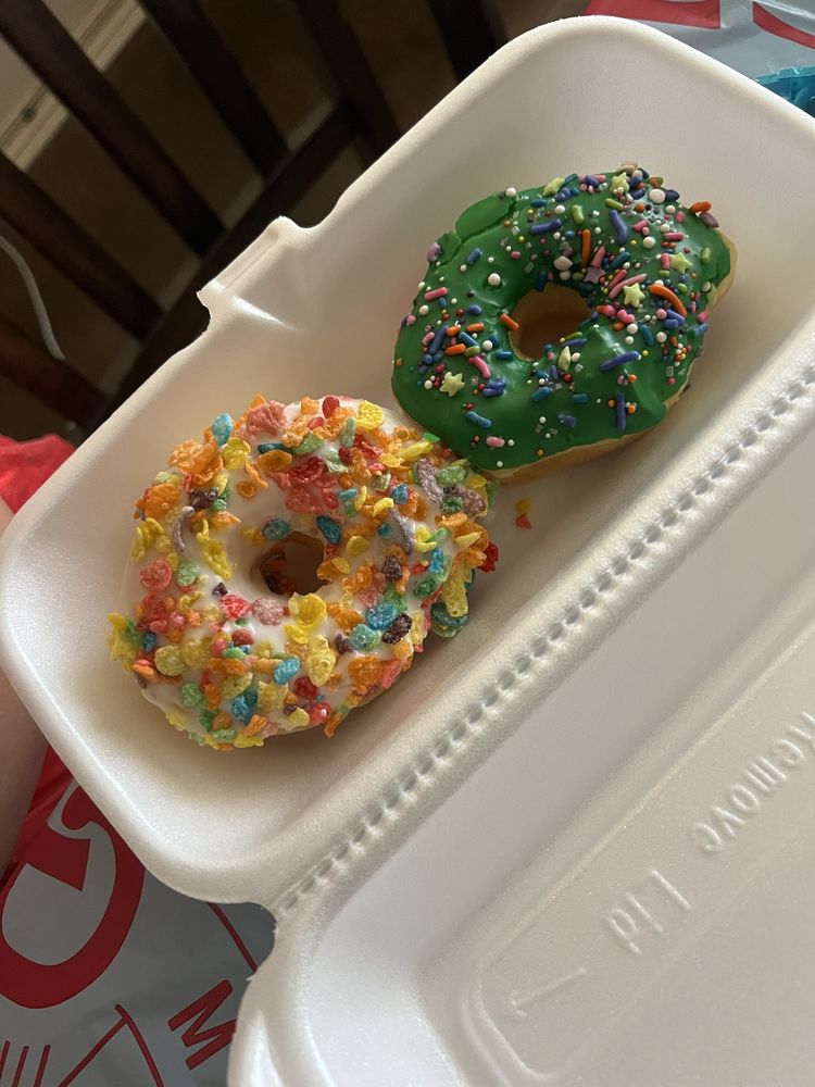 WOW DONUT Updated October 2024 14 Photos & 19 Reviews 2136 NW