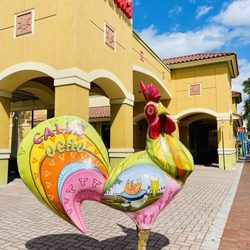 Little Havana - Chicken sculpture