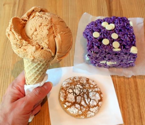 Moonmilk Ice Cream and Cake Club by null