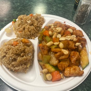 New Canton Chinese Restaurant - Kung POW Chicken combo also came with egg roll and crab Rangoon. - Chinese Near Me - Raytown, Missouri New Canton Chinese Restaurant - Kung POW Chicken combo also came with egg roll and crab Rangoon. - Chinese Near Me - Raytown, Missouri