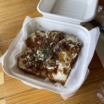 Maddie & Bella Coffee Roasters - Bacon jalapeño jelly toast - Coffee & Tea Near Me - Toledo, Ohio