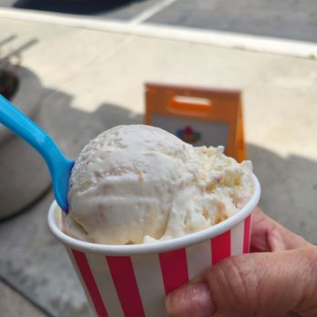 Sunny Scoops Ice Cream - Strawberry cheesecake - Ice Cream & Frozen Yogurt Near Me - San Diego, California Sunny Scoops Ice Cream - Strawberry cheesecake - Ice Cream & Frozen Yogurt Near Me - San Diego, California