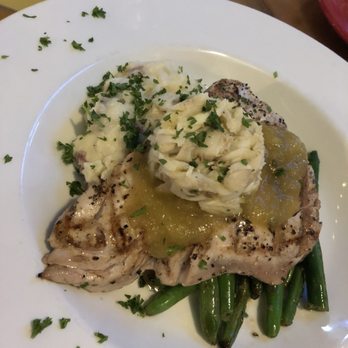 Tortuga's Lie - Tuna medium rare with lump crab meat on top and garlic mash - Seafood Near Me - Nags Head, North Carolina Tortuga's Lie - Tuna medium rare with lump crab meat on top and garlic mash - Seafood Near Me - Nags Head, North Carolina