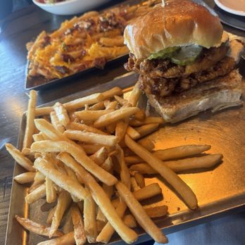 Twisted Tavern - American Near Me - Arnold, Missouri