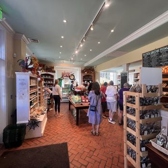 Tate's Bake Shop - Inside - Bakeries Near Me - Southampton, New York