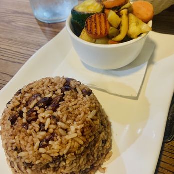 Guayacan Miami Restaurant - Sides steamed veggies and rice & beans - Nicaraguan Near Me - Miami, Florida