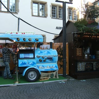 Stuttgarter Weihnachtsmarkt - Roasting Chestnuts MMMm - Christmas Markets Near Me - Stuttgart, BW