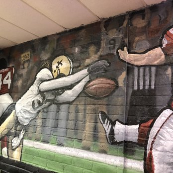 BEN'S Burgers - Inside - Burgers Near Me - Metairie, Louisiana