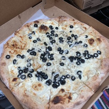 Jen's Pizza Den - 16" round white pizza with olives and onions - Pizza Near Me - Fredericksburg, Virginia Jen's Pizza Den - 16" round white pizza with olives and onions - Pizza Near Me - Fredericksburg, Virginia