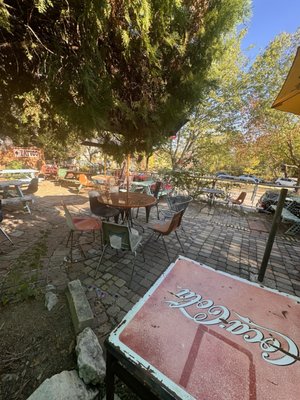 Tweedy's Bar by null