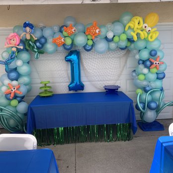 Paint Palettes - Full setup of Bubble Guppies 1st Bday balloon arch! - Face Painting Near Me Paint Palettes - Full setup of Bubble Guppies 1st Bday balloon arch! - Face Painting Near Me