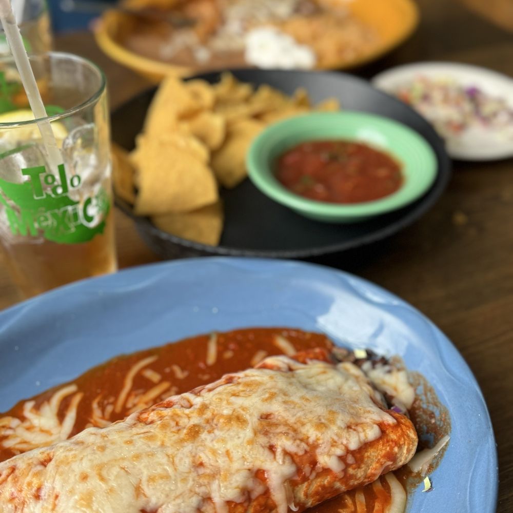 Macho burrito 10/10!   Chicken enchiladas Mole 10/10!