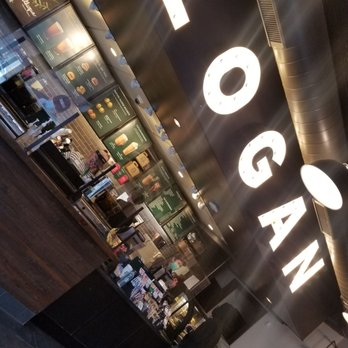 Starbucks - Coffee & Tea Near Me - Chicago, Illinois