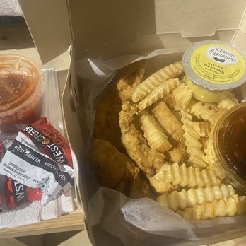 J R Crickets Cascade - Chicken fingers & fries - New American Near Me - Atlanta, Georgia