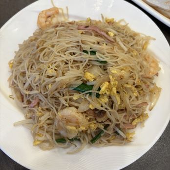 Cafe New Honolulu - House Chow Rice Noodle - Bakeries Near Me - San Francisco, California