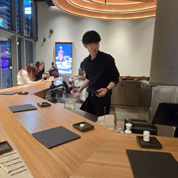 Hello Nori - Vibe - Sushi Bars Near Me - Toronto, Ontario
