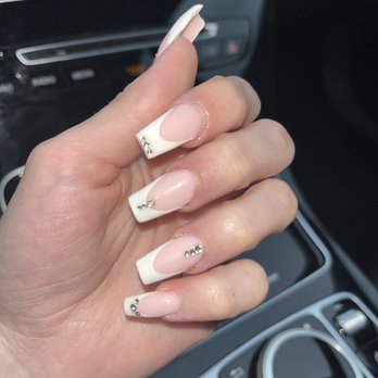 Castle Nail Bar - Nail Salons Near Me - Bellevue, Washington Castle Nail Bar - Nail Salons Near Me - Bellevue, Washington