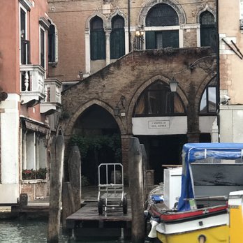 Taverna al Remer - View of restaurant from water - Jazz & Blues Near Me - Venezia, VE Taverna al Remer - View of restaurant from water - Jazz & Blues Near Me - Venezia, VE