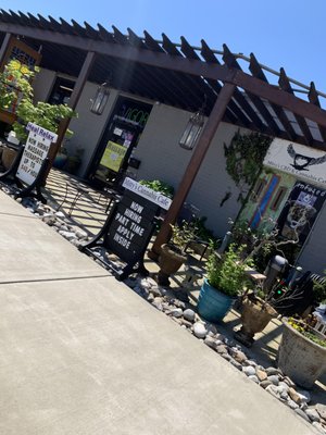 Mitty's Cannabis Cafe by null