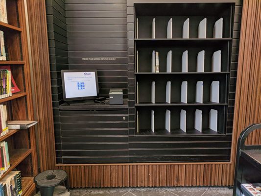 Runnymade Library RUNNYMEDE PUBLIC LIBRARY - Updated June 2026 - 30 Photos - 2178 Bloor ...
