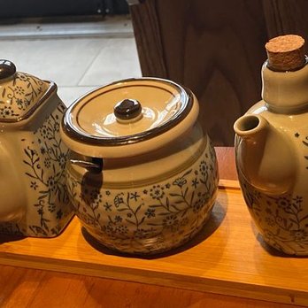 Han Palace - vessels for sauces, soy, hot pepper, vinegar - Dim Sum Near Me - Washington, DC, District of Columbia Han Palace - vessels for sauces, soy, hot pepper, vinegar - Dim Sum Near Me - Washington, DC, District of Columbia