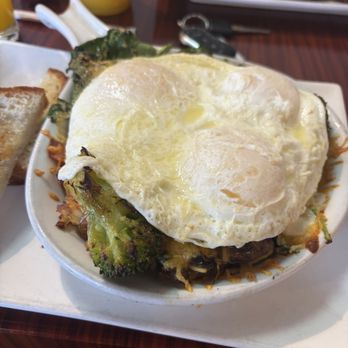 London Cafe - Veggie Skillet with an additional egg - Breakfast & Brunch Near Me - Houston, Texas London Cafe - Veggie Skillet with an additional egg - Breakfast & Brunch Near Me - Houston, Texas