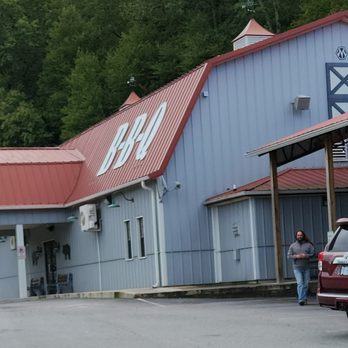 Phil's Bar-B-Que Pit - Exterior - Barbeque Near Me - Black Mountain, North Carolina Phil's Bar-B-Que Pit - Exterior - Barbeque Near Me - Black Mountain, North Carolina