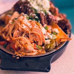 Loco Pez - Nachos with 3 meats (chicken, chorizo, carne)